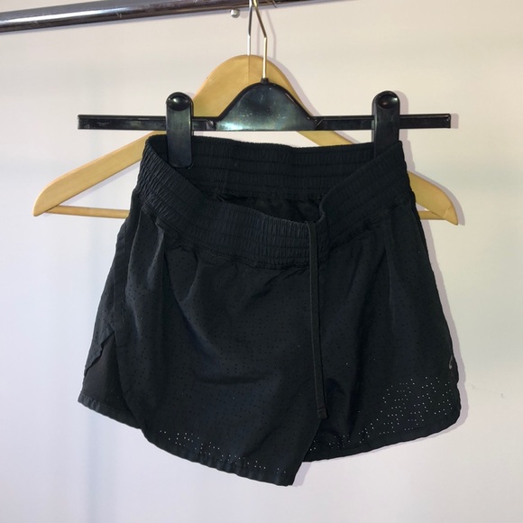 Women's athletic shorts - Picture 1 of 1